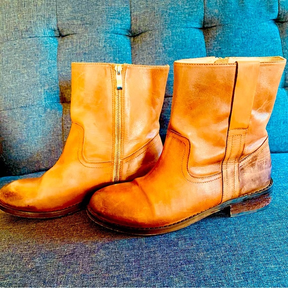 Kenneth Cole Genuine Leather Short Boot - Picture 5 of 9